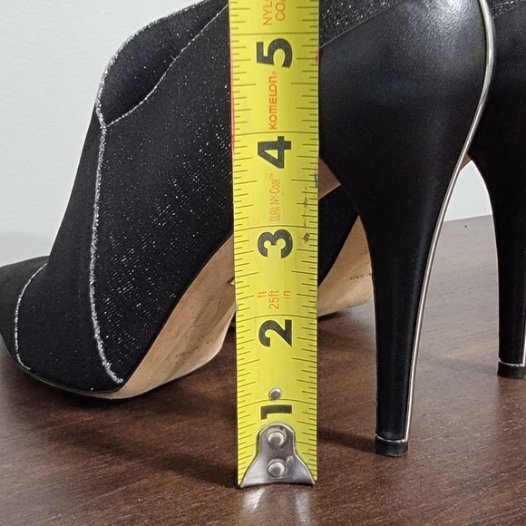 🤩Host Pick❤️Diane Von Furstenburg Canvas Black Bootie Heels Women's Size 10B - Picture 16 of 16